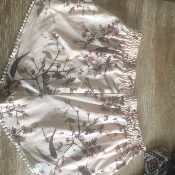 Shorts - Picture 2 of 3